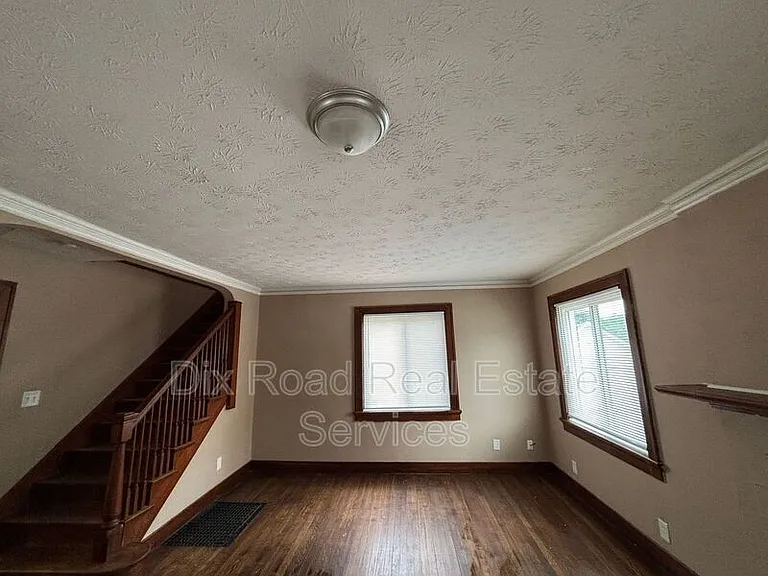 426 Otterbein Ave — Photo 8