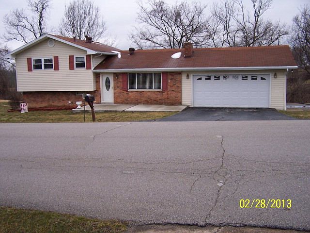 1st image of 807 Hinton Dr