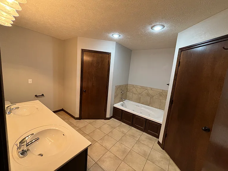 1442 N Opportunity Ave — Photo 24