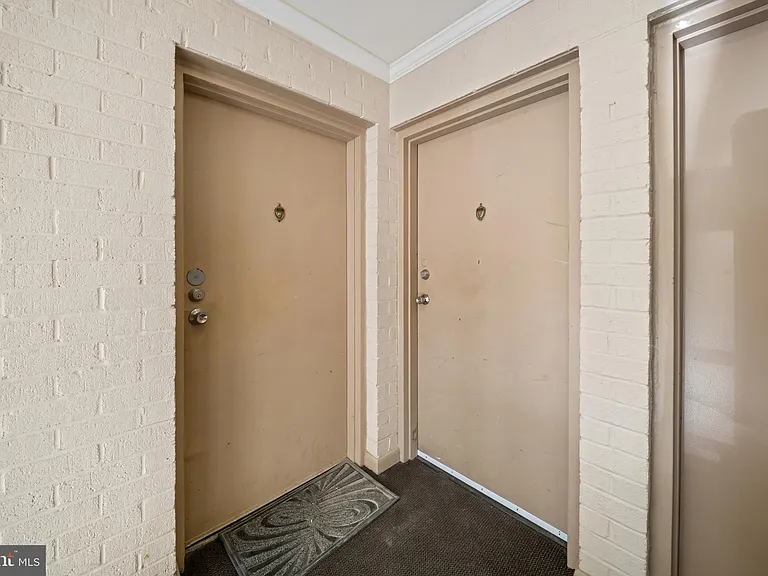 2 Mountbatten Ct — Photo 12
