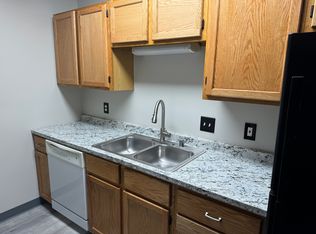 14 Country Ln APT 6, Wisconsin Dells, WI 53965