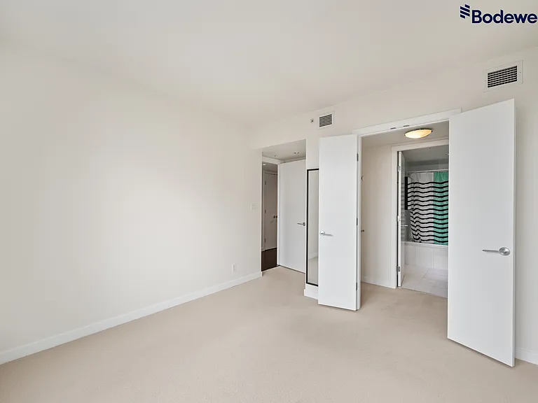 788 Richards St — Photo 12