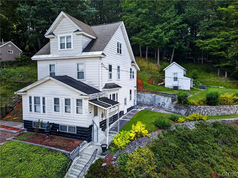 1st image of 203 Woods Rd