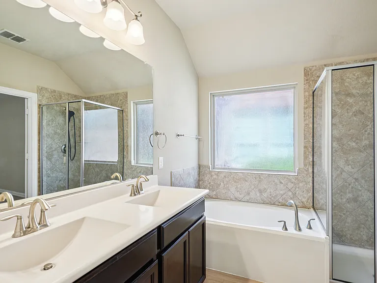 15937 Alvarado Dr — Photo 15