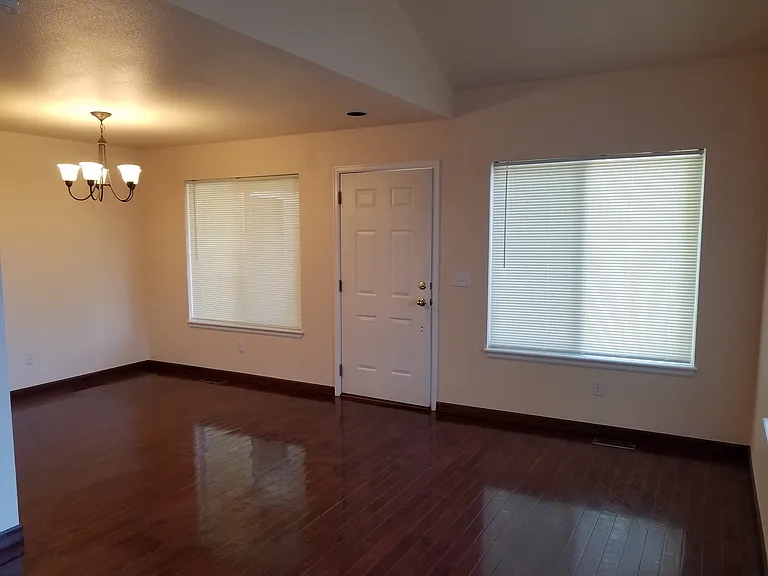 500 Lashley St #16 — Photo 2