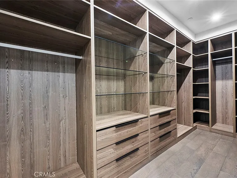 2033 Glencoe Way — Photo 6