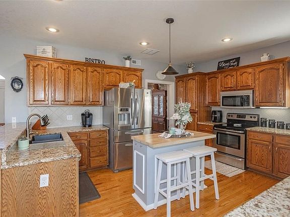 4th image of 12331 Bellerive Dr