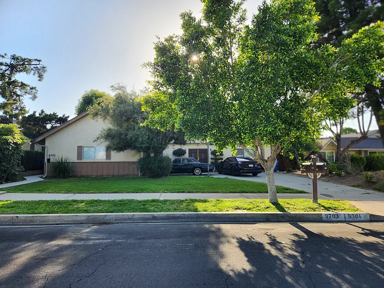 9705 Swinton Ave — Photo 1
