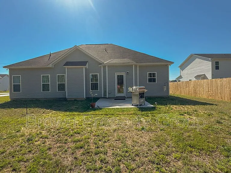 128 Magnolia St — Photo 21