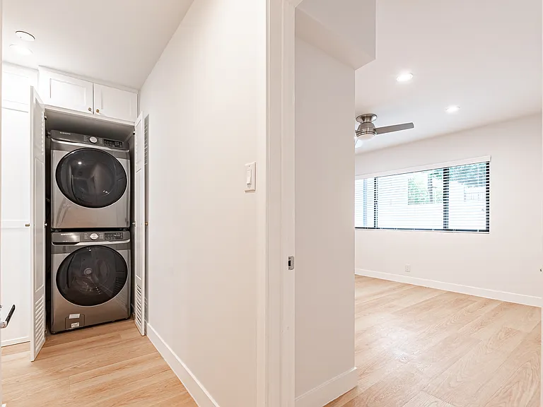 418 N Palm Dr #1 — Photo 17