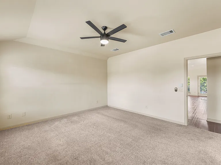 511 Mariner Dr — Photo 18