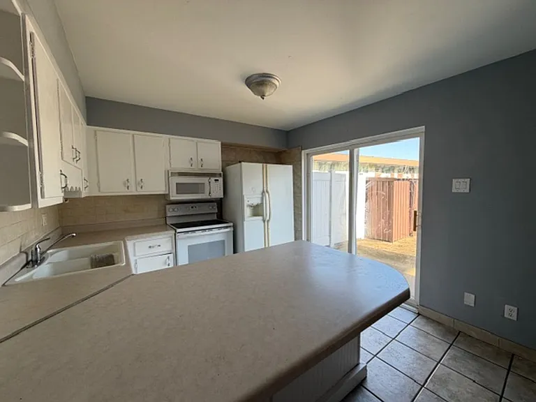 7244 Hazelcrest Dr — Photo 8
