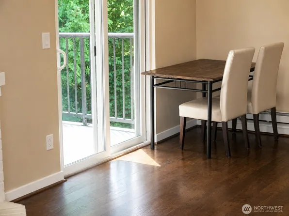 10605 SE 261st Place #D302, Kent, WA 98030