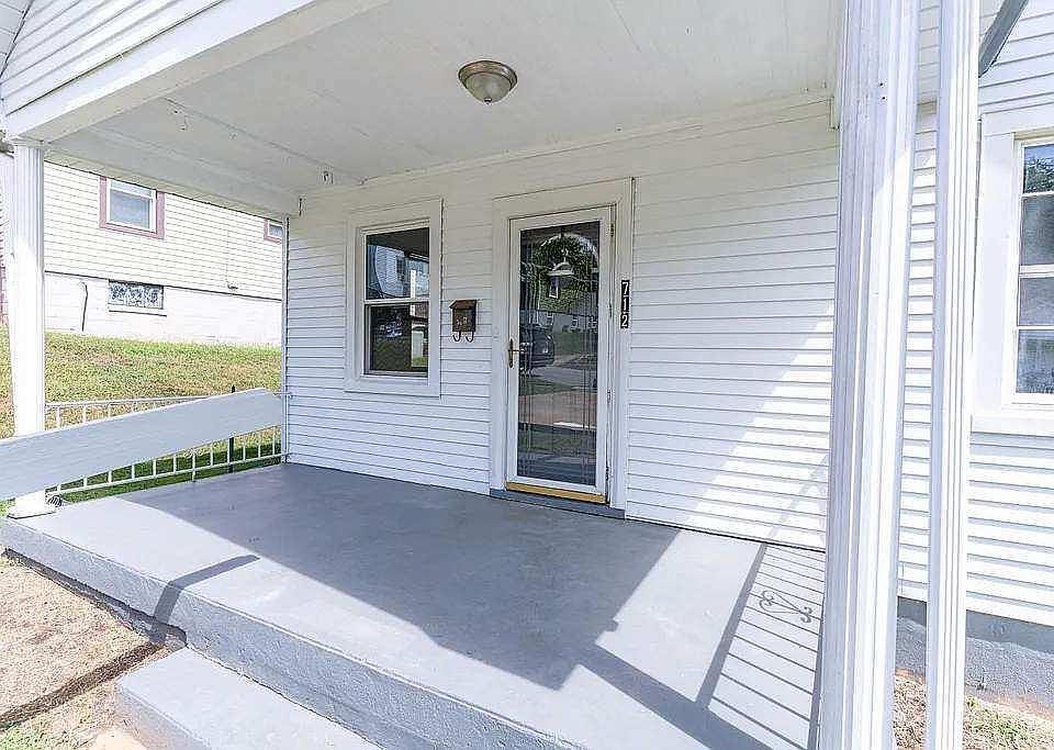 1st image of 712 Orchard St