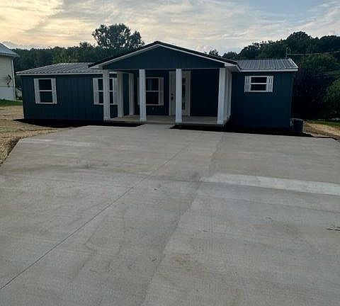 4th image of 909 Isabell Dr