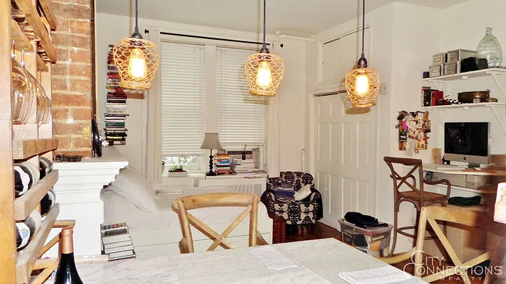 Rented by City Connections Realty | media 7