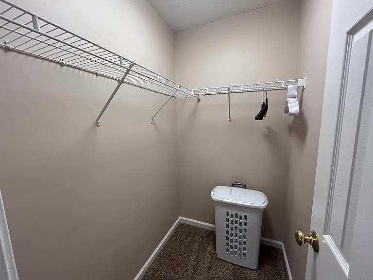 9460 Tanhurst Dr — Photo 30