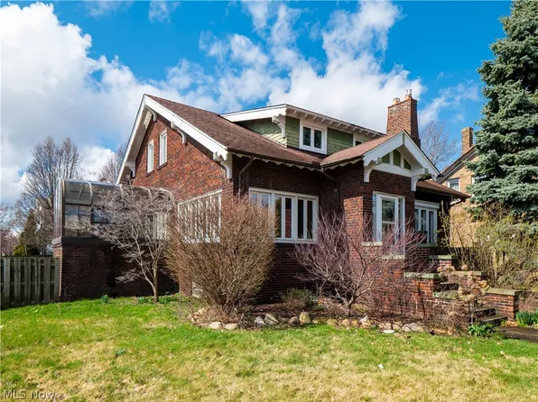 3322 West Blvd, Cleveland, OH 44111