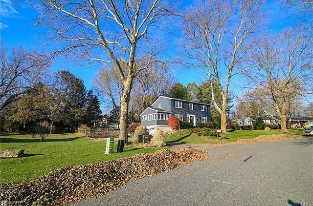 1st image of 15 Russet Dr
