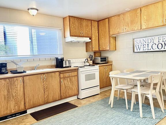 4th image of 324 Riverview Ave #A