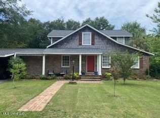 1502 Kensington Ave, Ocean Springs, MS 39564