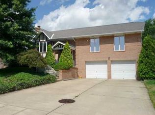 2125 Toftrees Dr, Bridgeville, PA 15017