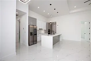 407 Southeast 16th Street - 1 — Photo 3