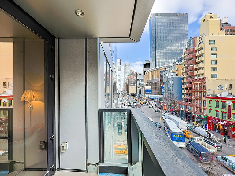 300 W 30th St #4D — Photo 7