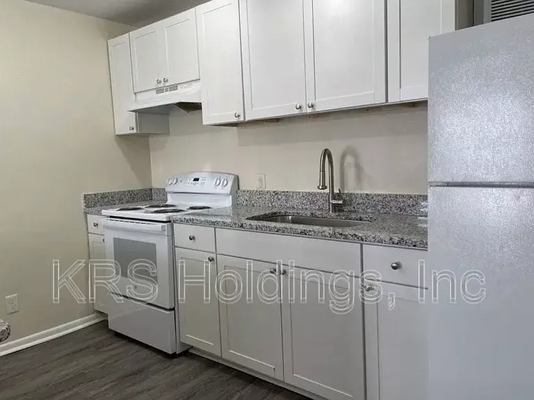 611 W Ocean View Ave #6 — Photo 2