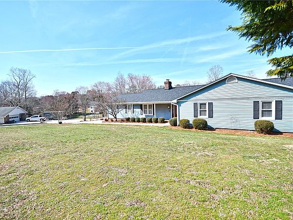 2nd image of 201 Buckingham Rd