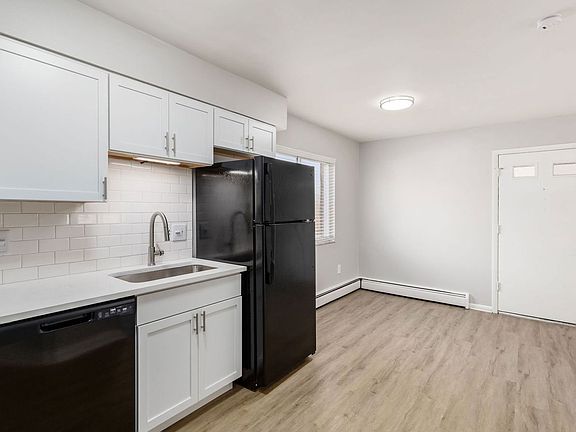4th image of 639 Riverview Dr APT 4