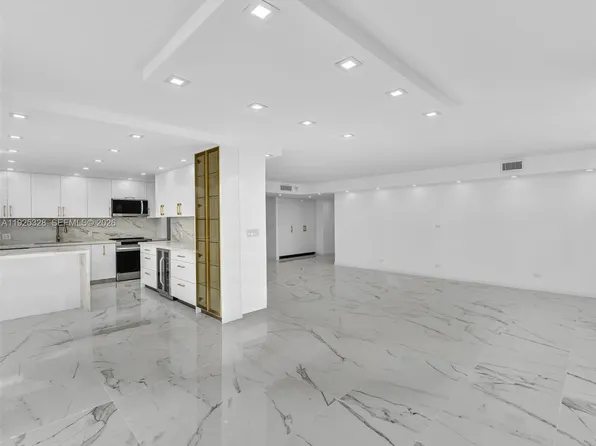 230 174th St APT 712, Sunny Isles Beach, FL 33160