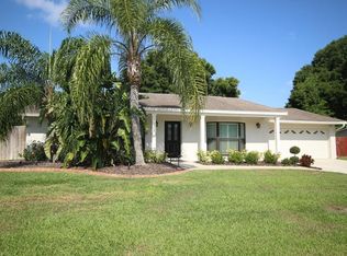 1627 Featherband Dr, Valrico, FL 33594
