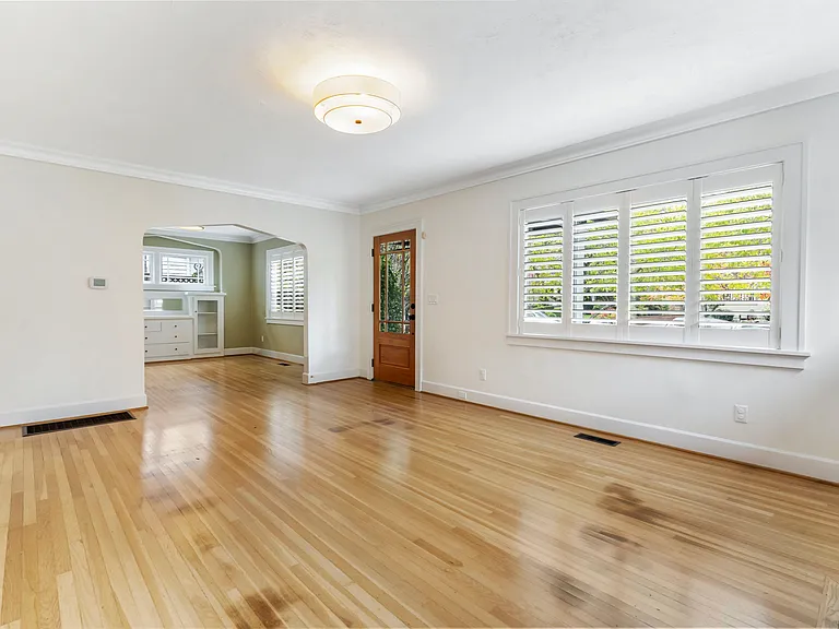 2605 NE 35th Ave — Photo 7