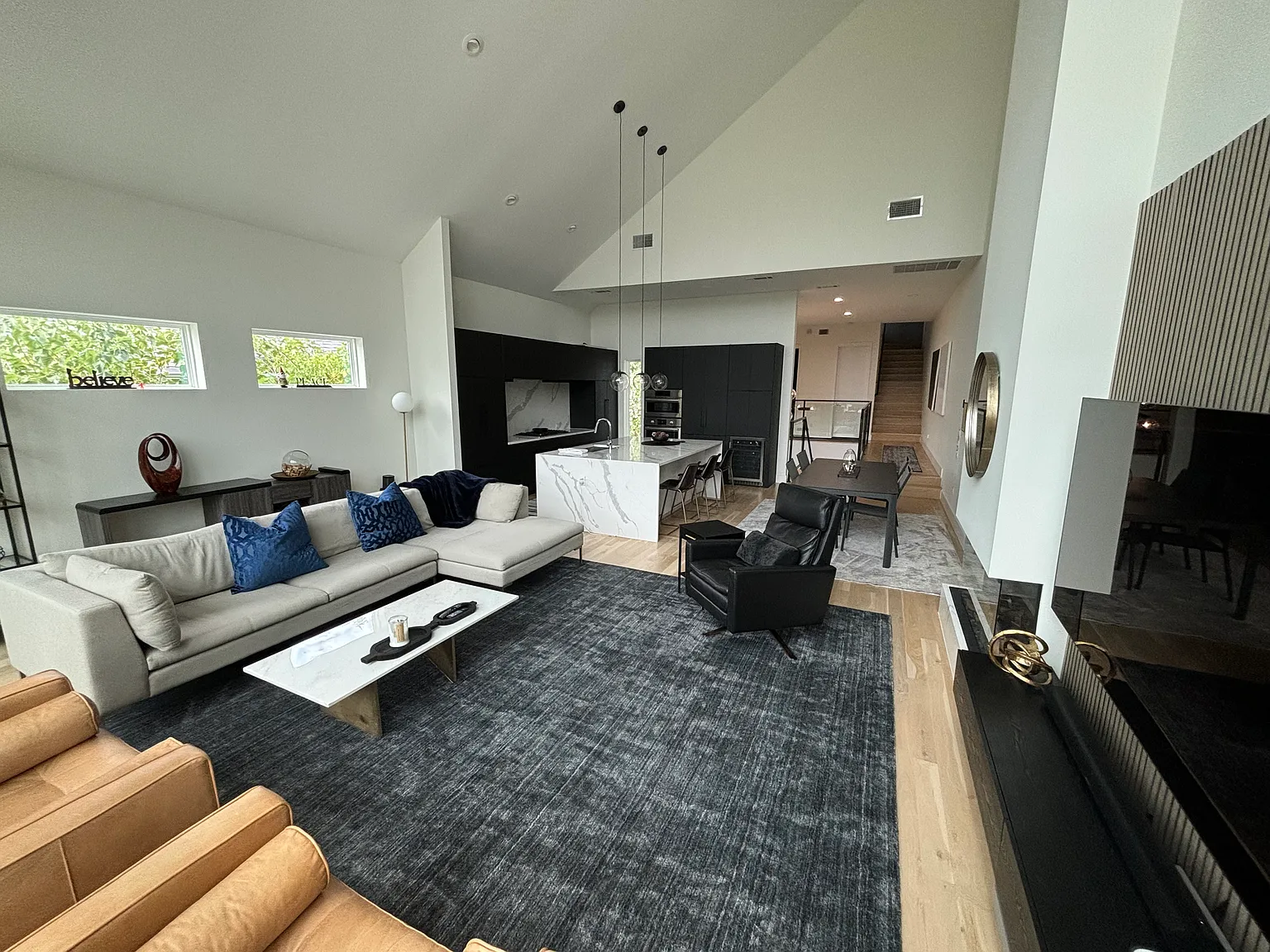 3 bed, 4.5 bath, 3000 sqft, $8,000 — Photo 4