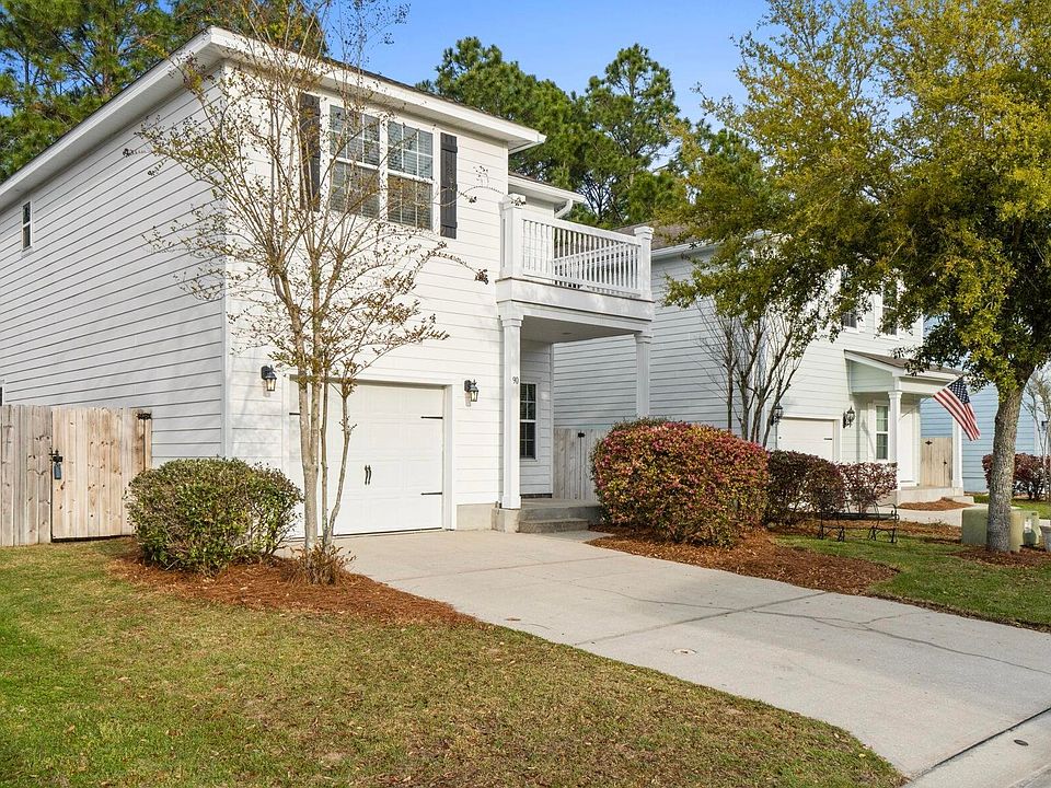 1st image of 90 Mosaic Oaks Cir