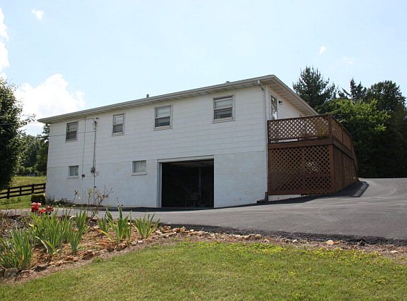 3rd image of 109 Beverly Dr