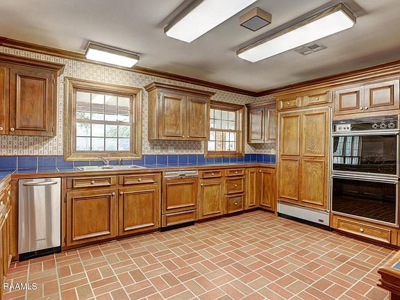 5th image of 312 Beverly Dr