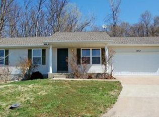 1067 Eagle Valley Dr, Festus, MO