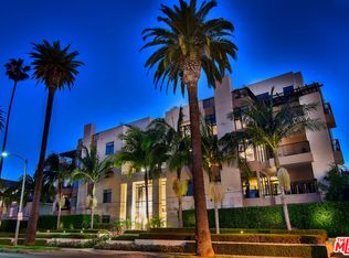 447 N Doheny Dr APT 302, Beverly Hills, CA 90210