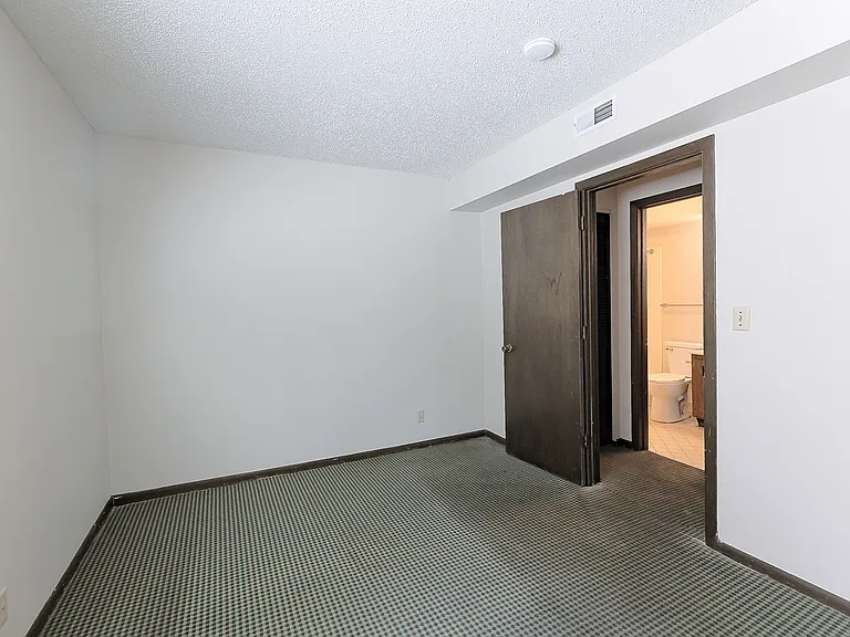 1149 E St #15 — Photo 13