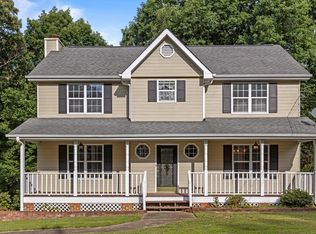 2414 W Wind Dr, Soddy Daisy, TN 37379