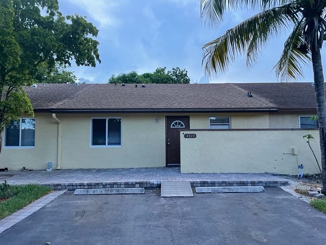 1st image of 4323 NW 5th Ave