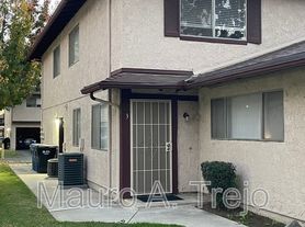 1150 W Calle De Las Estrellas