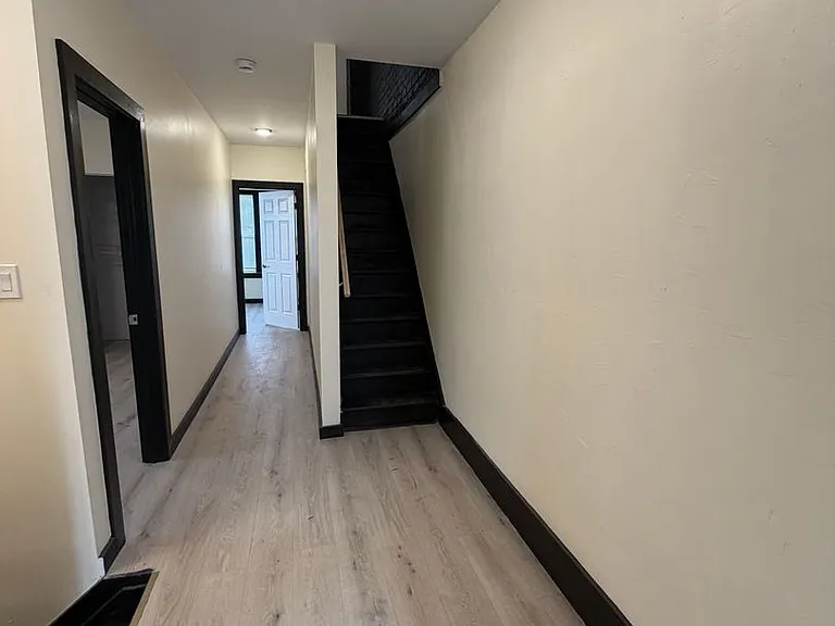 1523 Hurlbut St — Photo 6