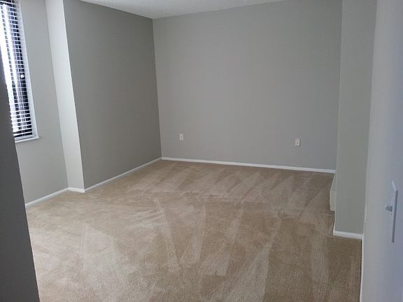 5th image of 34 S Lexington Ave