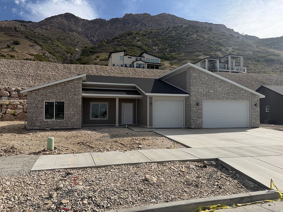 1st image of 3040 N Mountain Rd #216