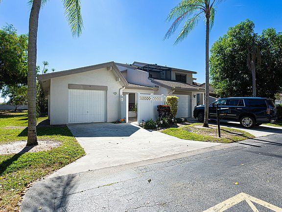 3rd image of 6670 Canary Palm Circle