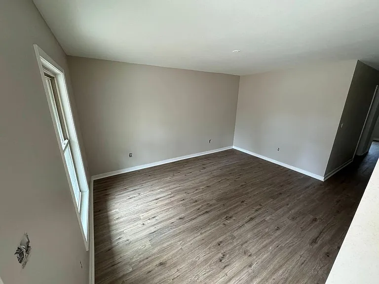 304 Mimosa St — Photo 3