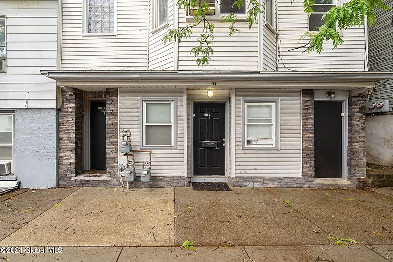 2nd image of 31 Dana Avenue
